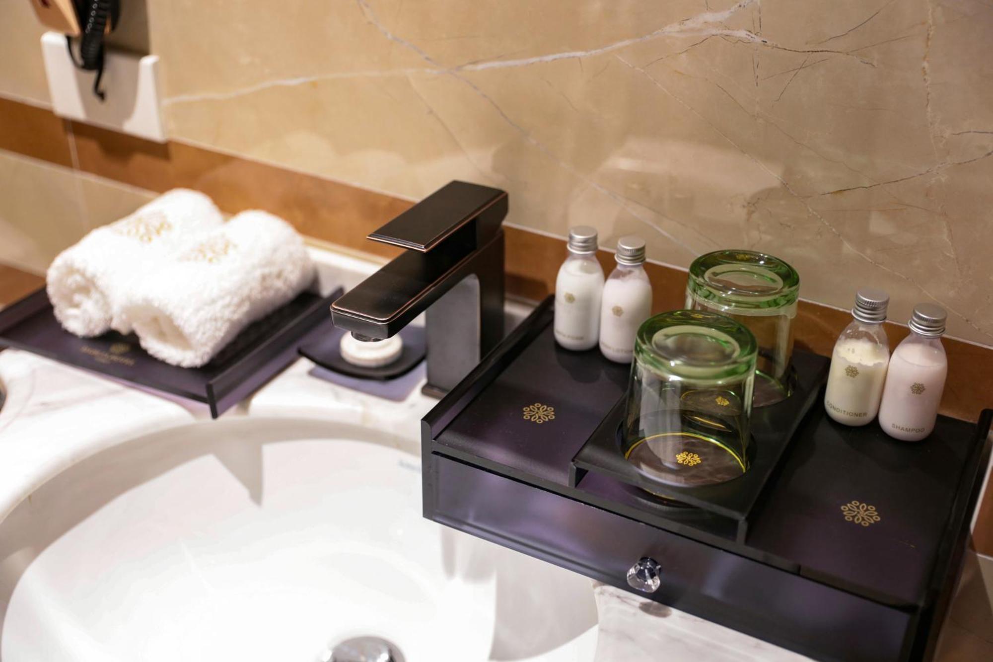 Hanoi Fiesta Central Hotel And Spa Экстерьер фото